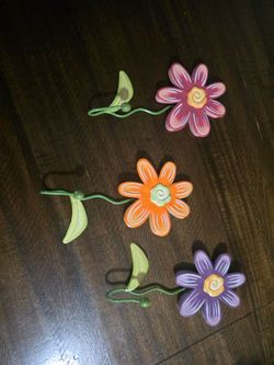 Home Interiors Set of 3 Colorful Flower Wall Hooks Decor