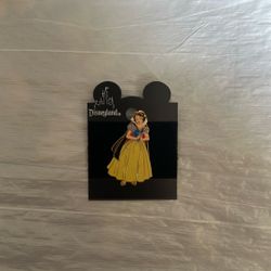 Snow White Pin 