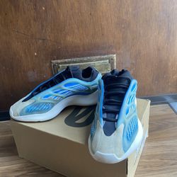 yeezy 700 v3 arzareth size 12