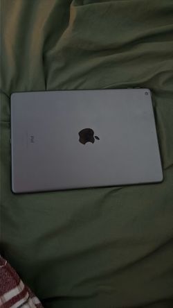 iPad 8th Gen – 128GB – Great Condition