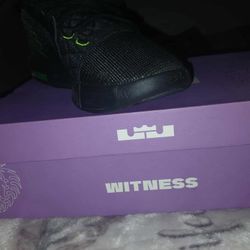 Black Nikes 11.5
