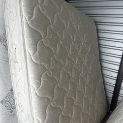 KING MATTRESS FREE 