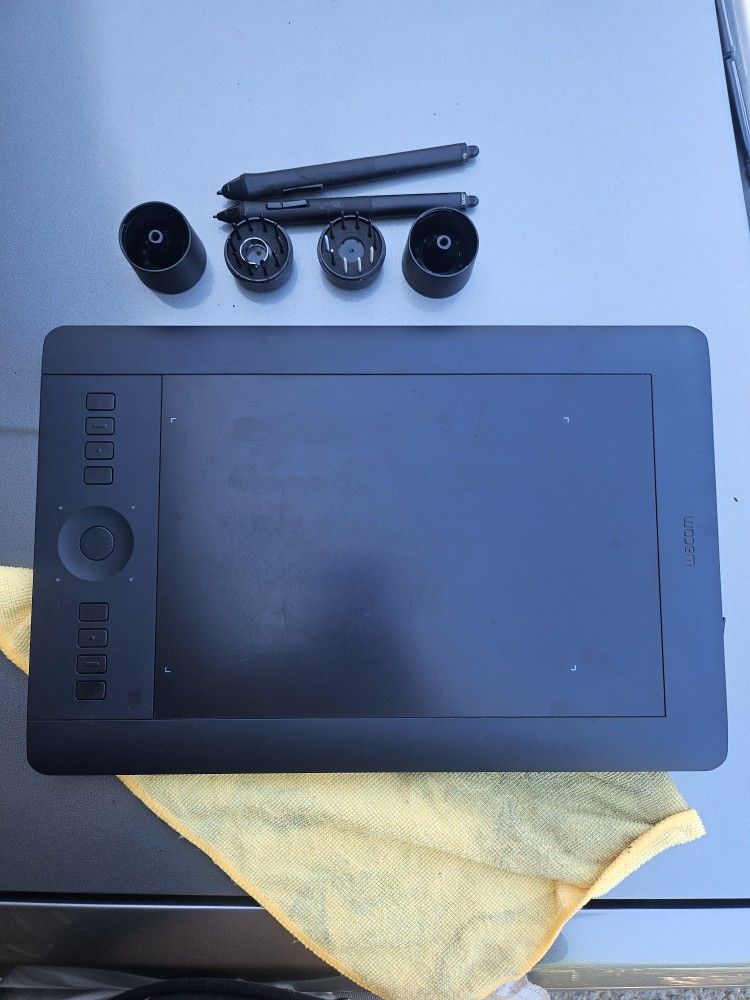 Wacom Intuos Medium Pen Tablet