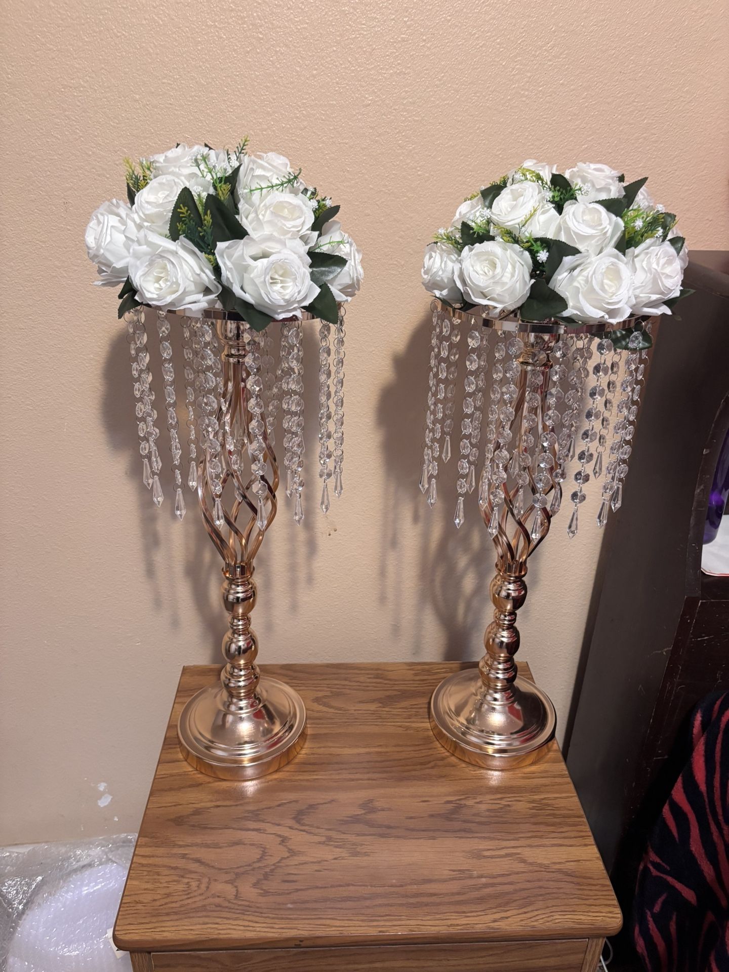 Table Center Pieces And Cake Holder