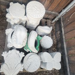 Concrete stepping stones