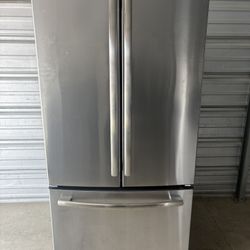 GE 33” Stainless Steel French Door Refrigerator – Works Great! 
