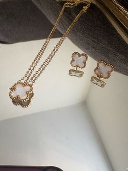 nNECKLACE