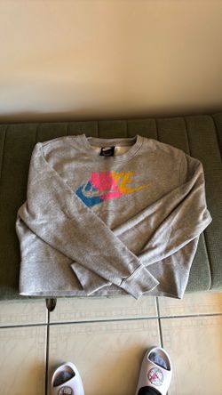 Nike Women’s Cropped Sweatshirt, Size Small