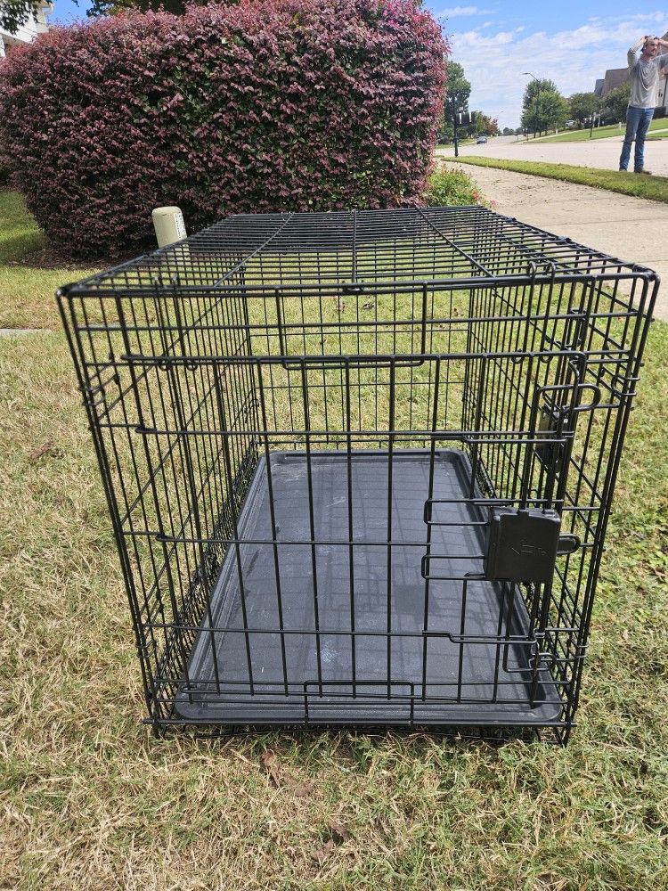 Medium Wire Dog Crate with Double Doors