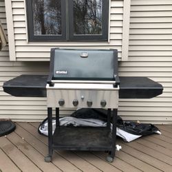Kenmore Gas Grill And Comes With Cover 