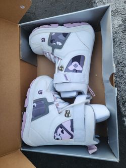 Size 2 kids snowboard boots