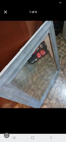 Wall mirror