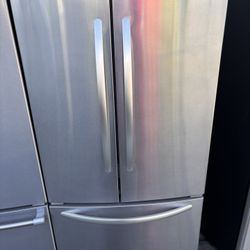 Kitchen Aid French Doors 33” Inch Wide In Excellent Condition 