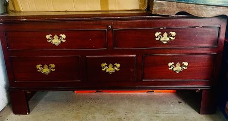 Mid Century Cherry Mahogony Chest 