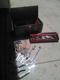 Craftsman tool box like new lock works and tools