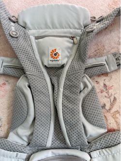 Ergobaby Carrier Omnibreeze