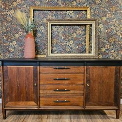 ✨ Beautifully Refinished MCM Davis Cabinet Company Buffet / Sideboard ✨