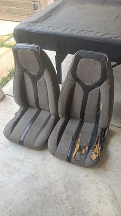 Pair of Gray Cloth Car Bucket Seats