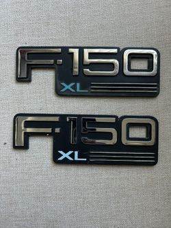 2PCS Fender Side Emblem Fit For F150  Matte Black / Silver 18.5 Cm.x6 Cm.  $ 20 