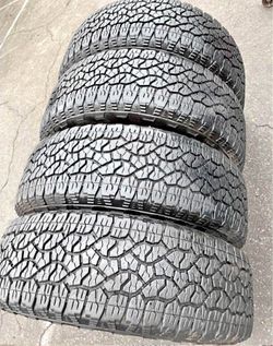 275/65/20 Goodyear Vendo un set de llantas  con 80% Vida en excelente condiciones de Vida las 4 🫡🤑
 Selling a set of 4 tires with 80% tread life rem