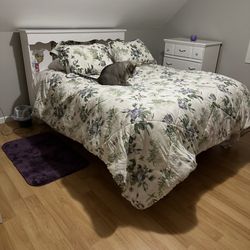 Lighted Headboard With Dressers