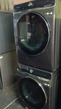Samsung Smart Washer & Gas Dryer Set — 4.5/7.5 cu ft, WiFi, Brushed Black