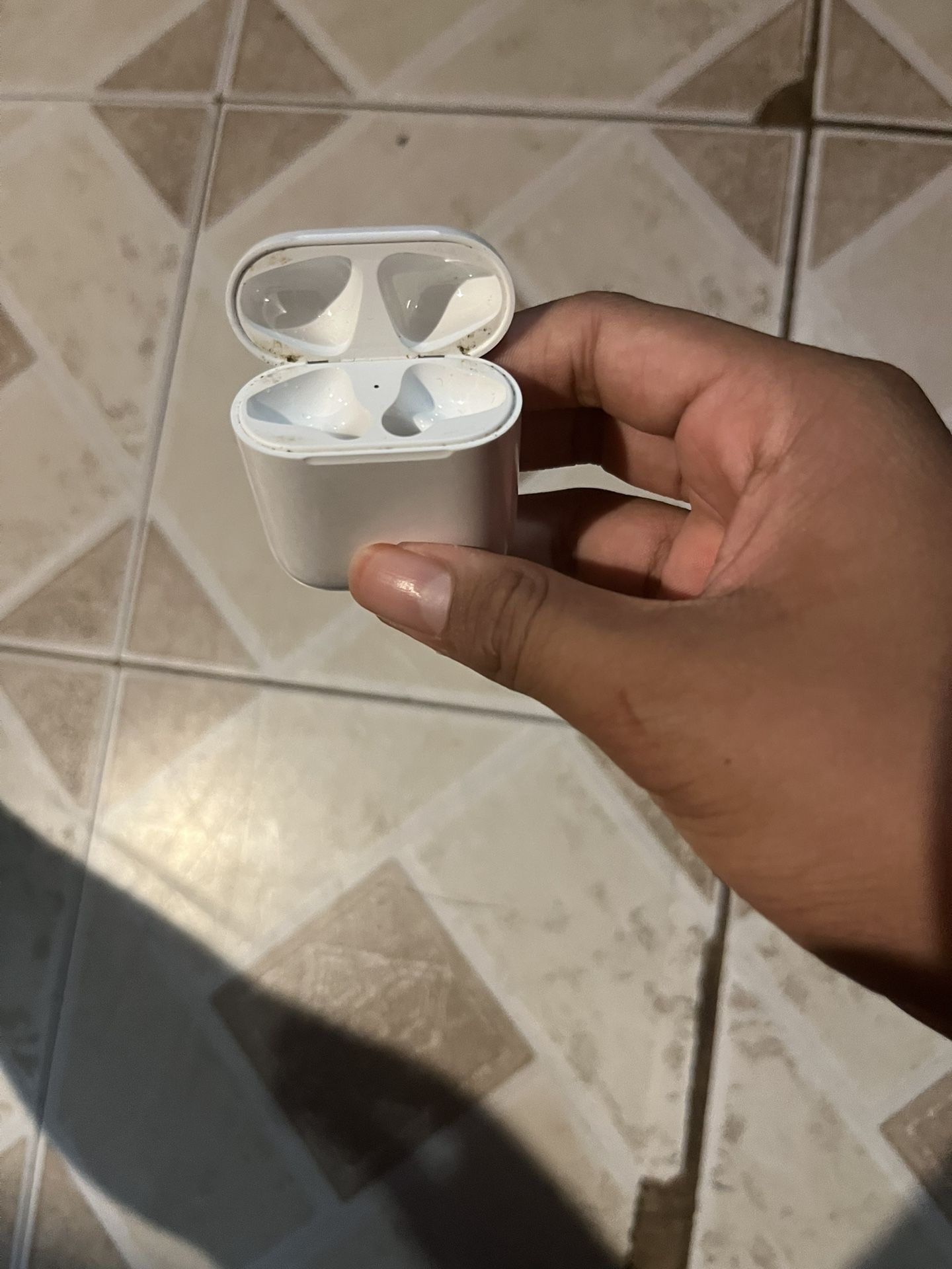Apple AirPods Charging Case