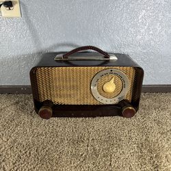 1940s Zenith G511 Tube Radio – Works Loud – Restoration Project