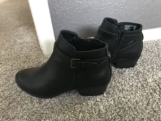 Brand new black boots