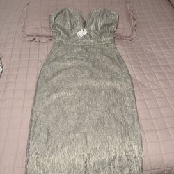 Akira Dress 👗 Size Large, Runs small like a size medium. New Whit Tags 