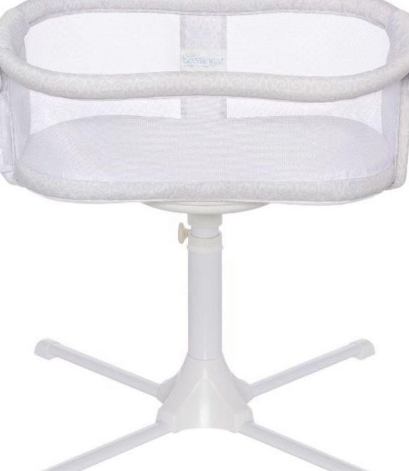 Halo bassinet