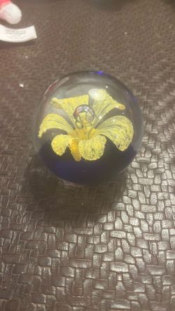 Flower paperweight