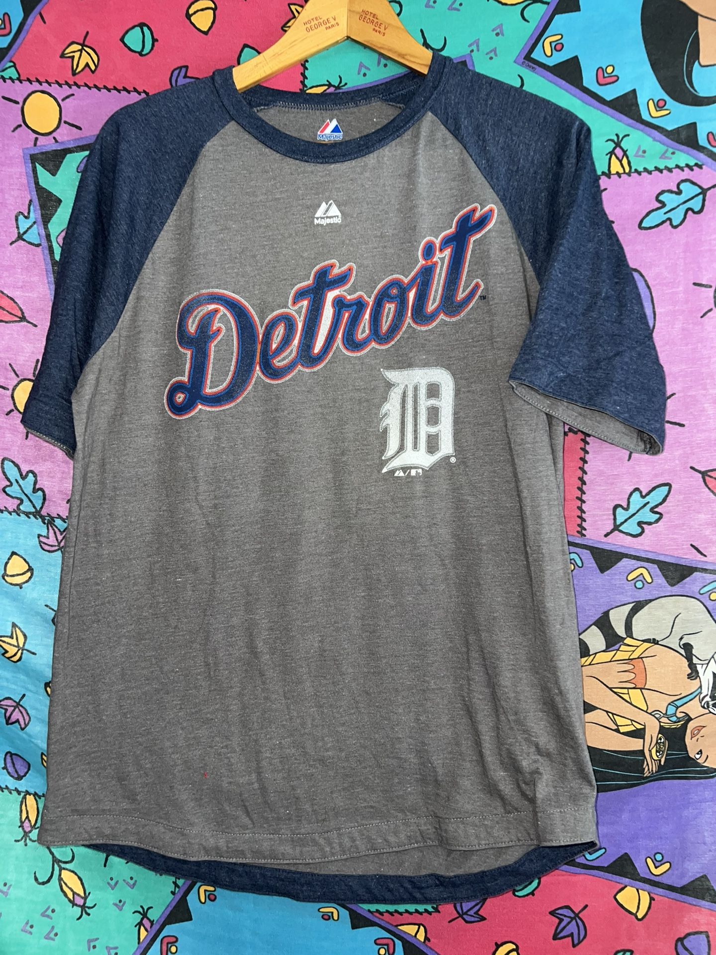 size large detroit tigers shirt