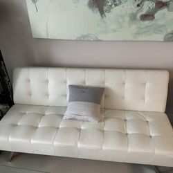 White Leather Faux Sofa Bed /Sofá cama de cuero blanco