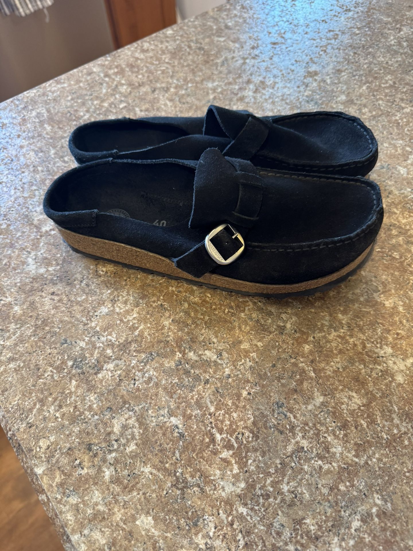 Woman’s Leather Birkenstock Clogs Shipping Avail