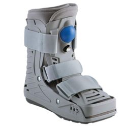 Fracture boot size M