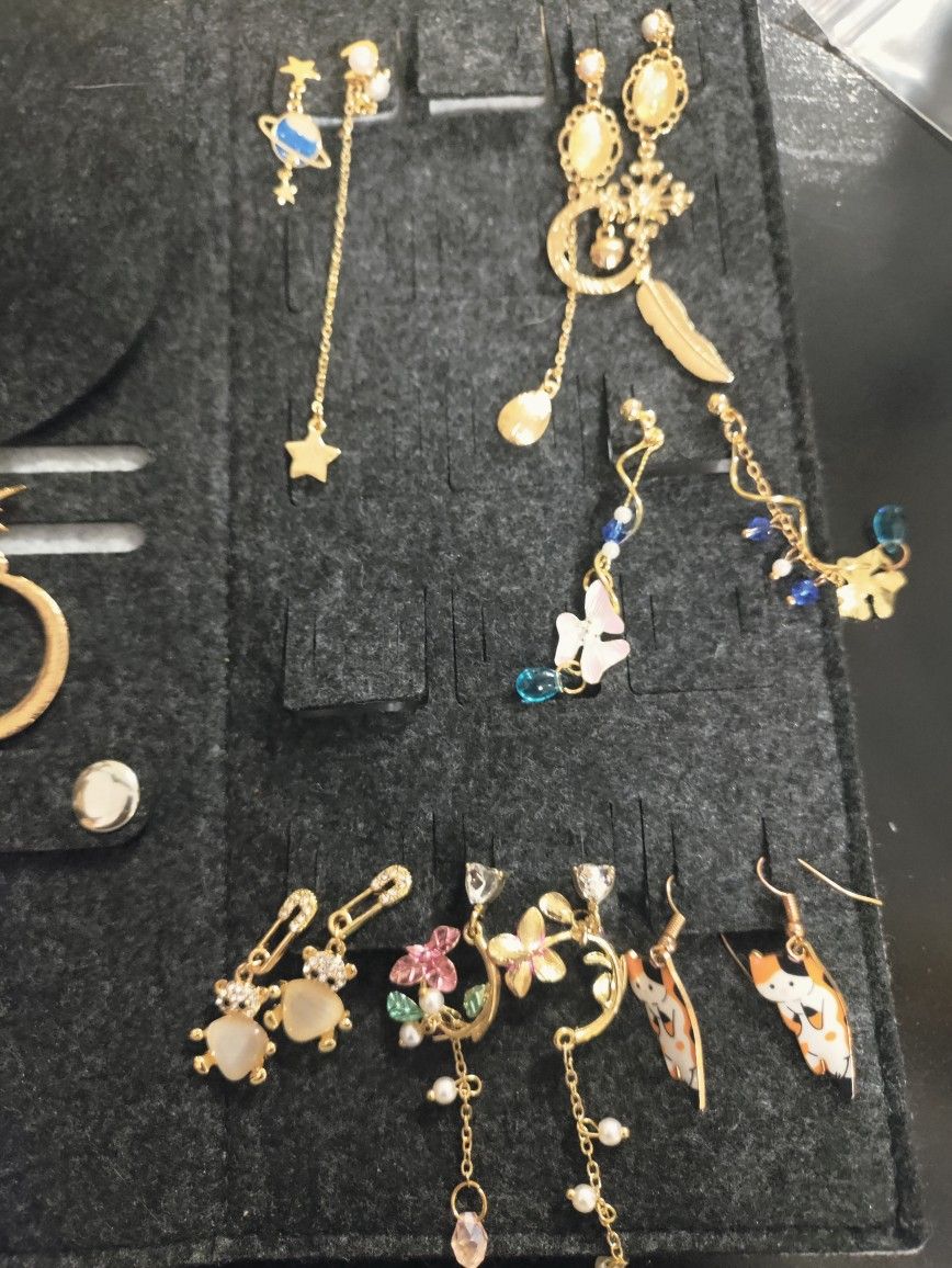 Alot Of Earrings + Duplicates (Read Description For More Info)