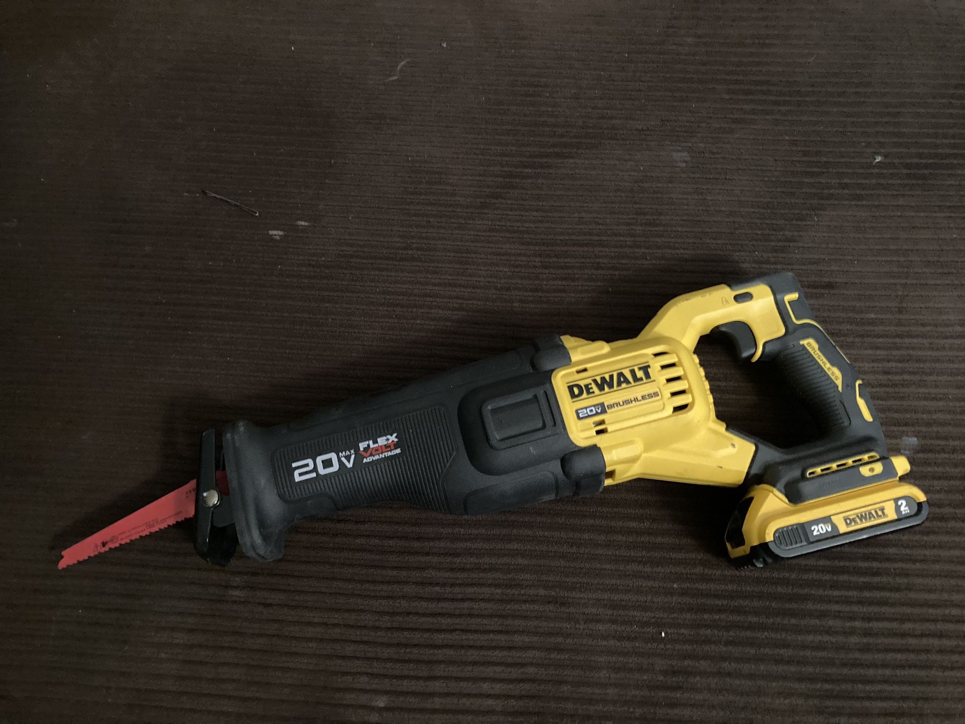 DeWalt Sawzall 20v 2AH Battery for Sale in Mesa, AZ OfferUp