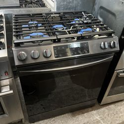 Samsung 30” Black Stainless Steel 