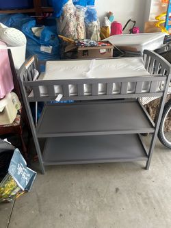 Baby changing table-Dream on me