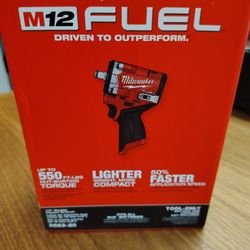 Milwaukee 1/2 In Fuel Stubby Impact Wrench 550 Lbs