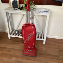 ORECK  XL  Super Light Excellent Condition Works Perfect 