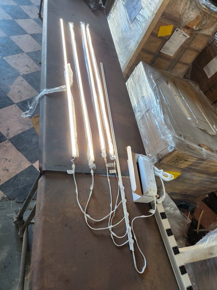 Lot Of 4 New HERA 45" LED Low Pro Stick Lights