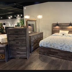 Brand New 🌟 Multi Color Queen Size Panel Bedroom Set 👉 Panel Bed, Dresser,mirror,nightstand , LED Lights , USB Charging💥 Delivery Available ✅