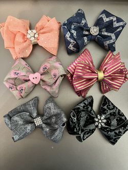 Set Of 6 Like New Ribbon Hair Bows