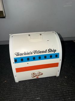 Barbie Friend Ship and Doll Case