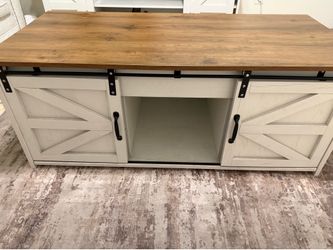 Modern Farmhouse Lift-Top Coffee Table with Hidden Storage