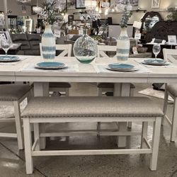 Beautiful Dining Table Set 