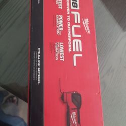 MILWAUKEE M18 FUEL MULTI -TOOL