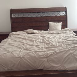 ‏Wooden King-Size Bedroom Set